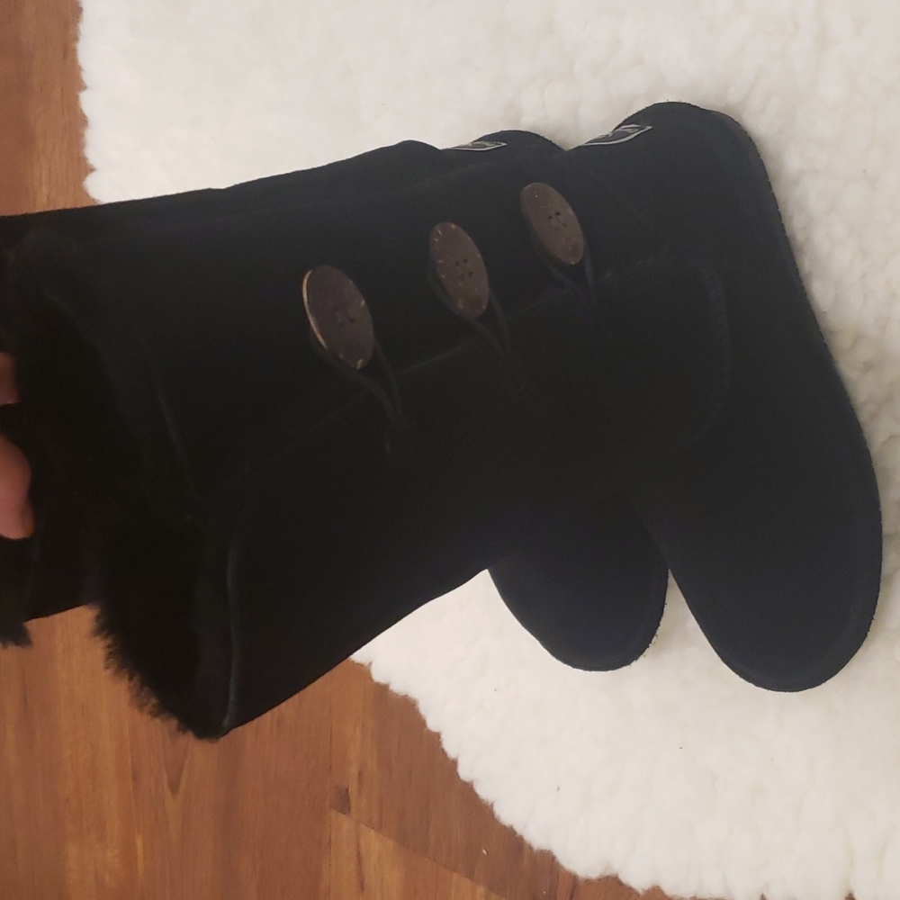 Bearpaw Boots Size 7 - image 5